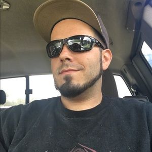 Meet your Posher, Dustin